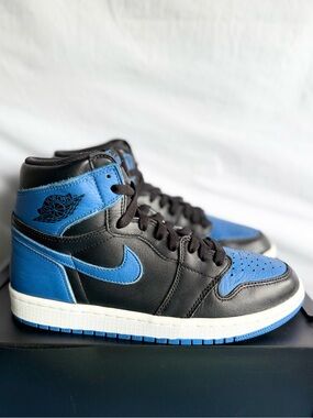 AUTHENTIC Jordan 1 Retro High OG Royal size 8 555088-007 2017 PRE-OWNED